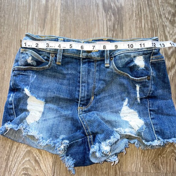 Guess Shorts - Picture 4 of 4